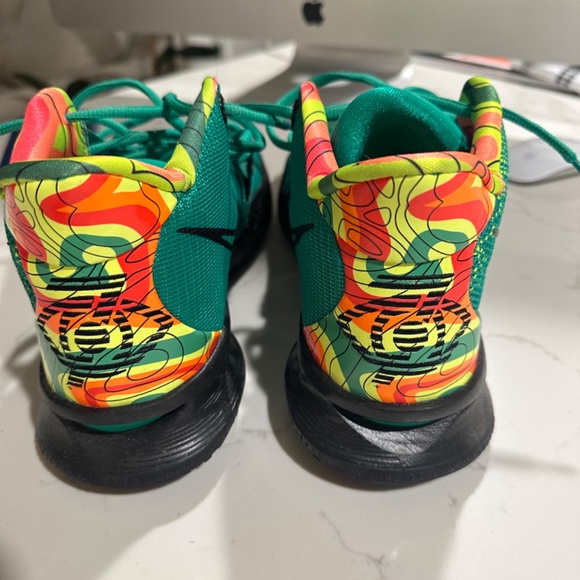 Nike Kyrie 7 Weatherman - Picture 3 of 4